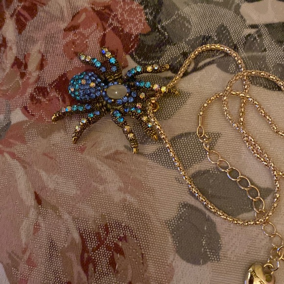 Betsey Johnson Blue Rhinestone Spider Necklace 18” Goldtone Chain - Picture 6 of 6
